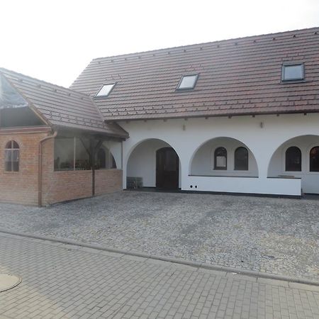 Hotel U Vinařství Mutěnice Exterior foto